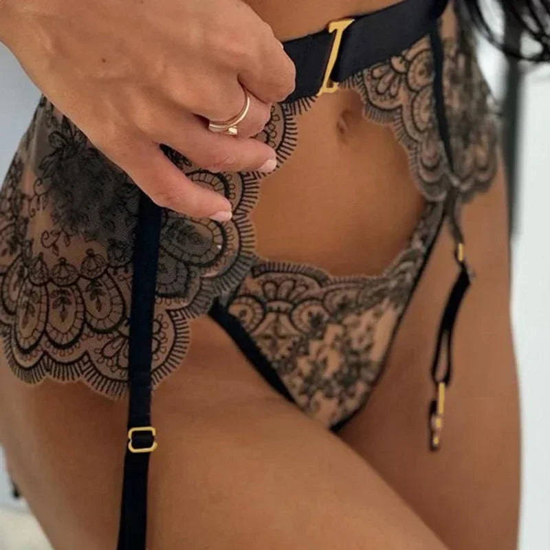 Veloura™ Lace Lingerie Set – 2-Piece Bra & Garter Panty